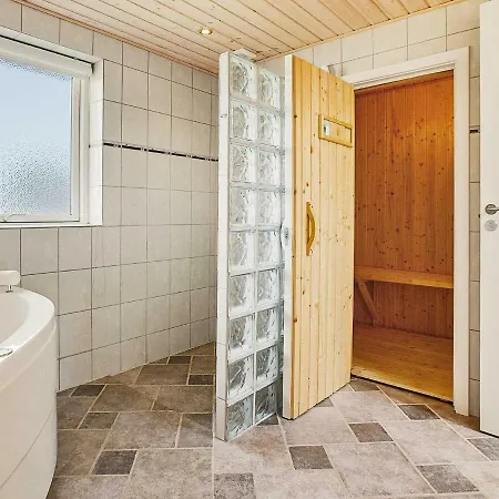 Prázdninový dům 6 Person In *